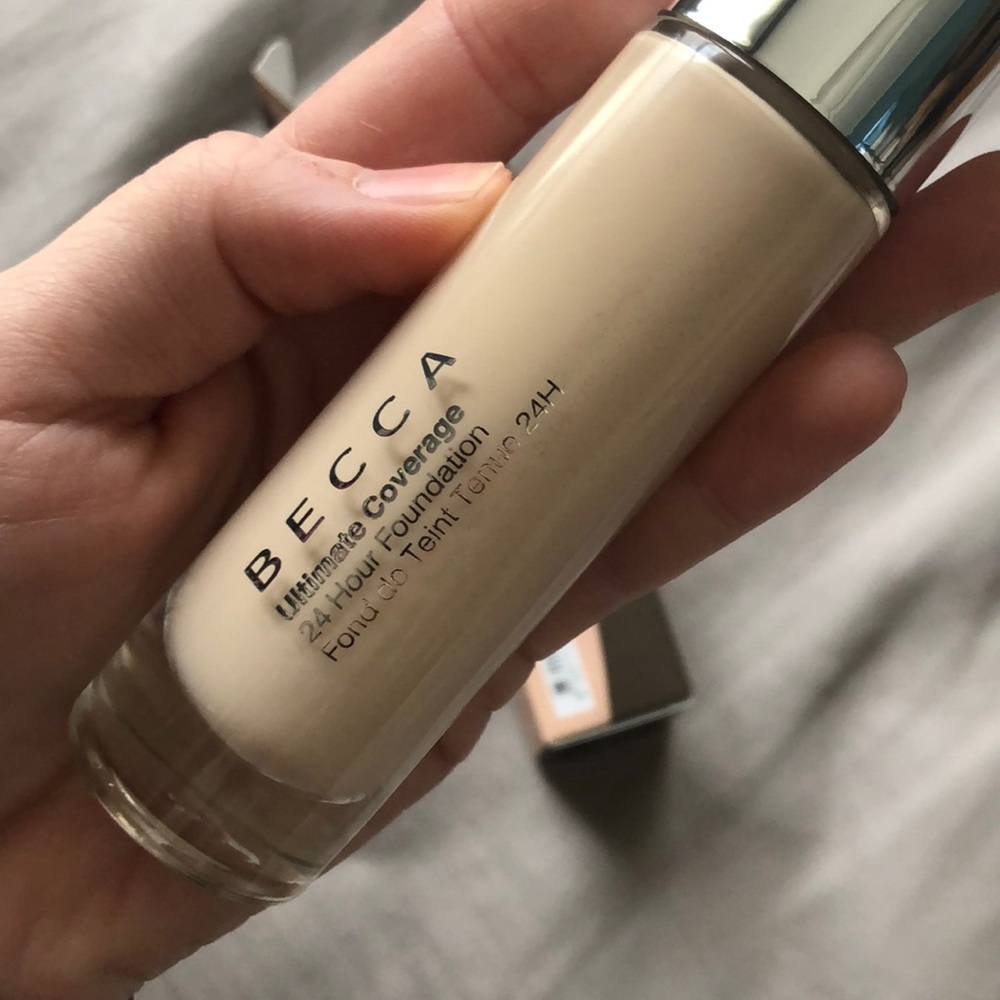 Becca Ultimate coverage Foundations - Picture 3 of 4